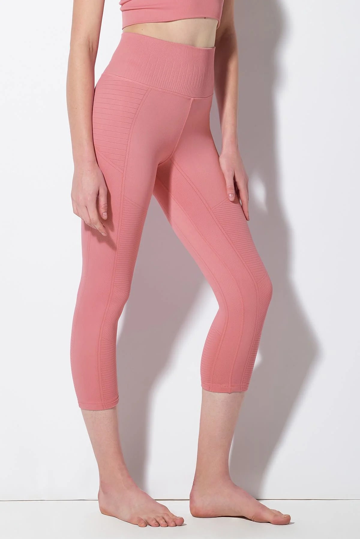【NEW】Mid Rise Phoenix Fire Capri